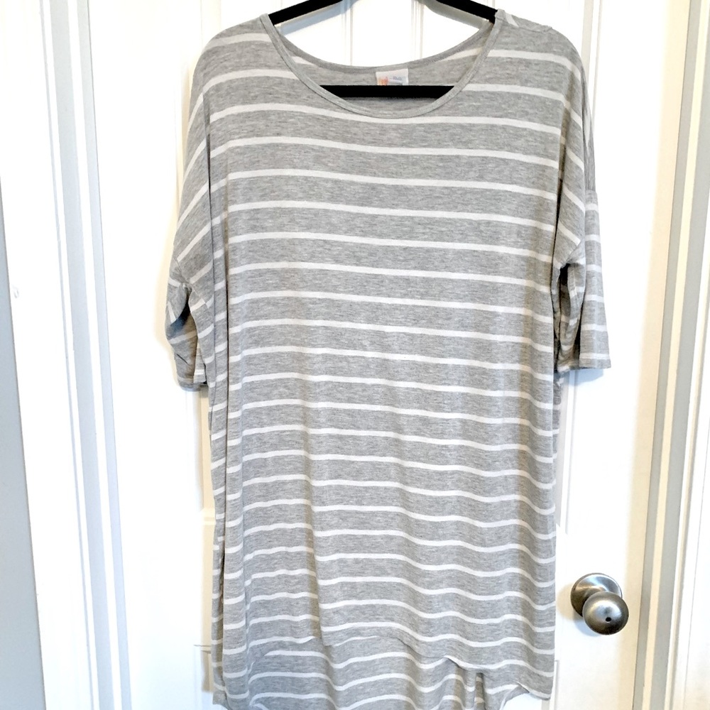 LulaRoe Gray & White Large Irma